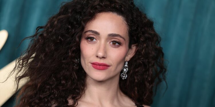 “This Is An Insane Conversation To Have”: People Are Stunned At Emmy Rossum’s Admission About How Her “Shameless” Nude Scenes Affected Her Dating Life